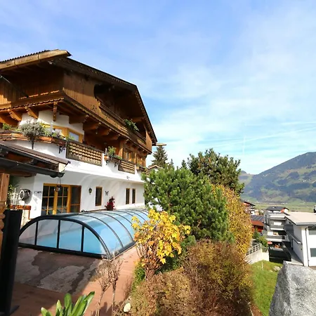 In Near Resort, Cleaning Included Apartment Fügen
